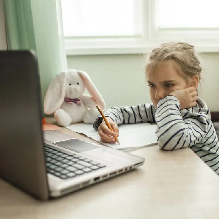 epivyziva-distancni-vyuka-poskozuje-geny-23022021